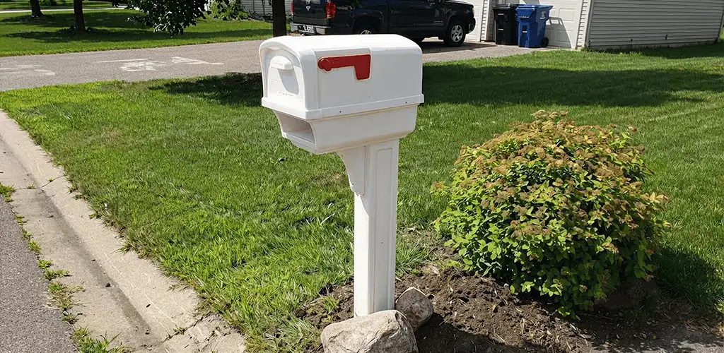 Mailbox installation for a residential curbside mailbox in Chicago, IL